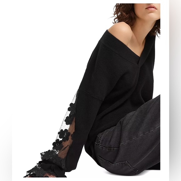 French Connection Caballo
Floral-Lace Sleeve Sweater NWT XS - Picture 4 of 7